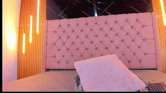 دردشة AinaPink الجنسية المباشرة