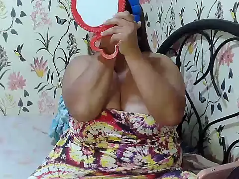 Fantasy_Hugetits31's Live XXX Chat