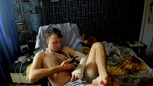 CuteBoy228's Live XXX Chat