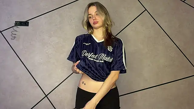 EarthaStinett Adlı Modelin Canlı XXX Sohbeti
