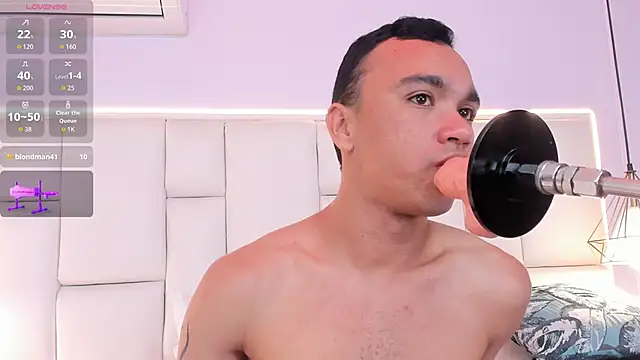 AndresSolorzano1's Live XXX Chat