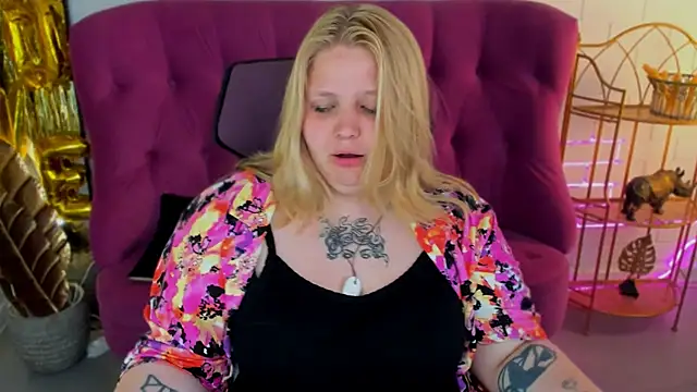 SladaDell's Live XXX Chat