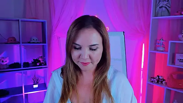 AylaTallow Adlı Modelin Canlı XXX Sohbeti