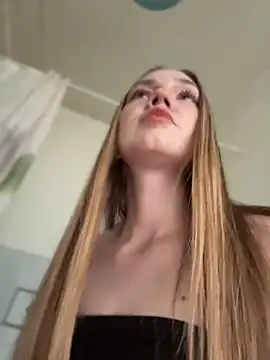 Chat XXX en directo de MilaMoone