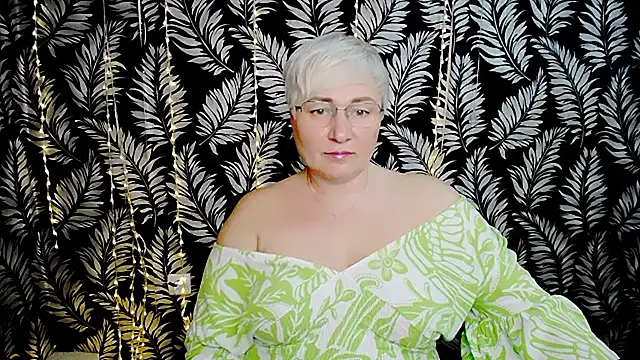 Olivia_playful élő XXX-chatje
