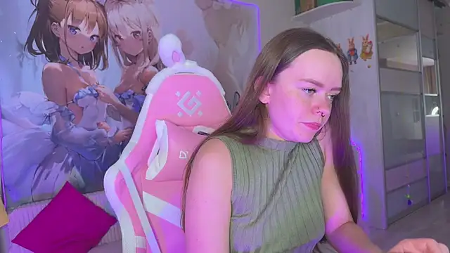 צ'אט XXX בשידור חי של CheekySashaCharm