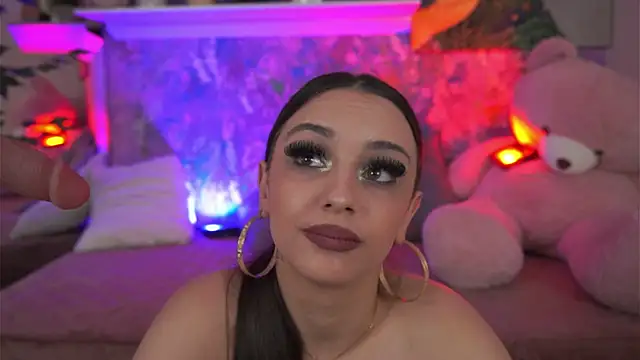 ZaraFeline Chat XXX in diretta