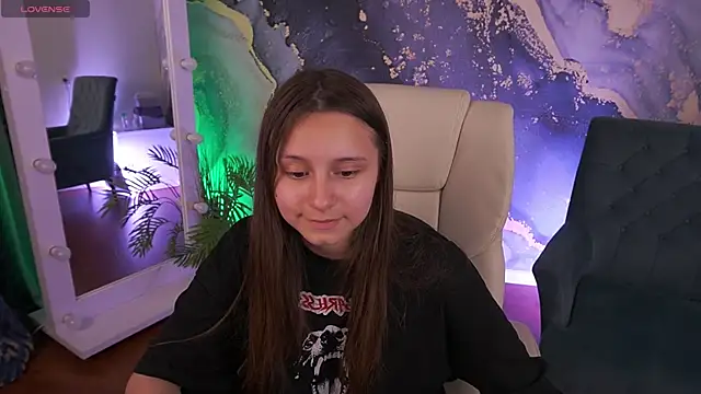 XXX chat uživo modela TinyNatalie