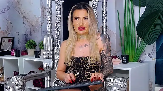 NightshadeIris Chat XXX in diretta