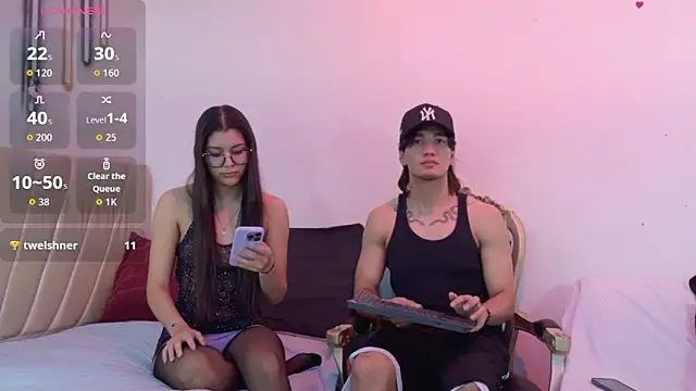 sweetauracouple live XXX chat