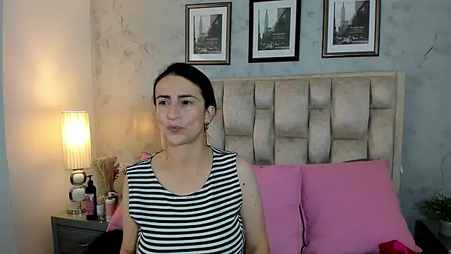 צ'אט XXX בשידור חי של Megan_fenix