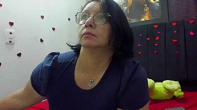 Evaaross_2345's Live XXX Chat