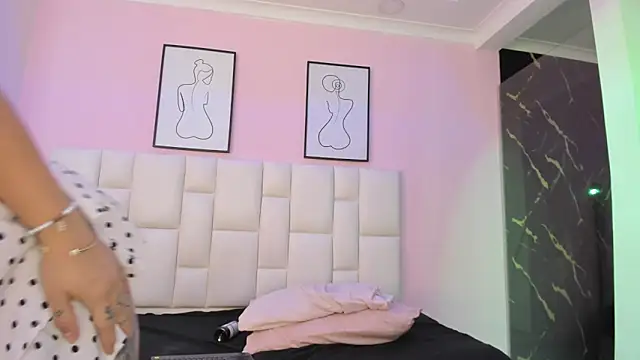 XXX chat uživo modela SARHA_ANTONELLI
