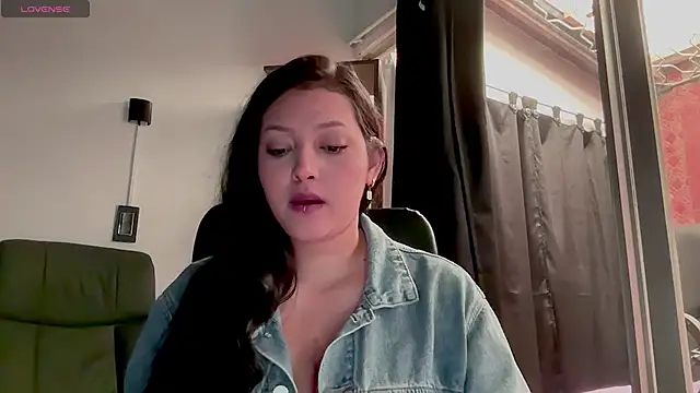 MarcellaGriffin élő XXX-chatje