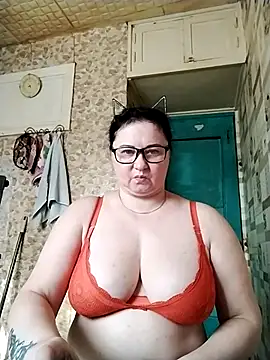 Holly-69 现场XXX聊天