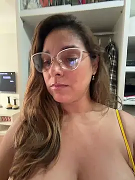 Mariiii_morena: онлайн-секс-чат