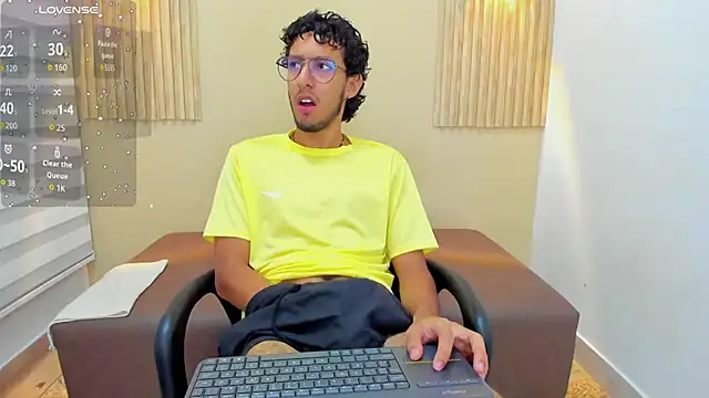 XXX chat uživo modela LEO_SANZ66