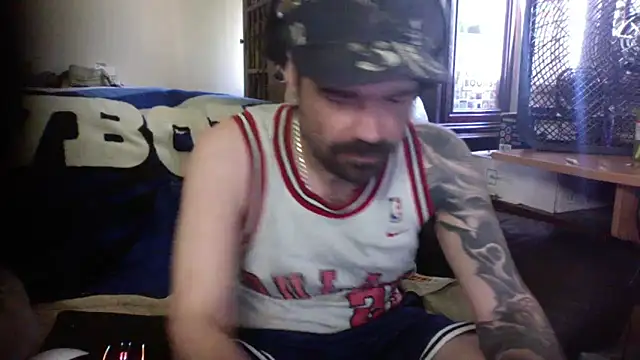Chat +18 de KinkyTOMan ao vivo
