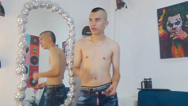 Chat XXX en directo de Rowan_Cley