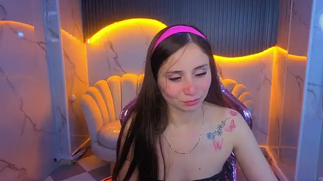 Ariana18_b Adlı Modelin Canlı XXX Sohbeti