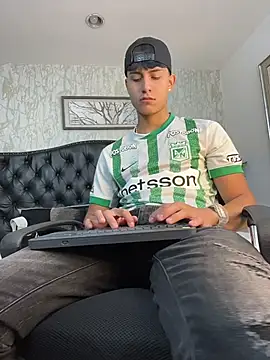 Czat XXX na żywo – Lander_Cruz
