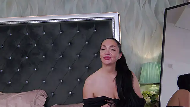 GraceMontclaire's Live XXX Chat