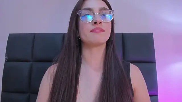 AndraCyruss live XXX chat