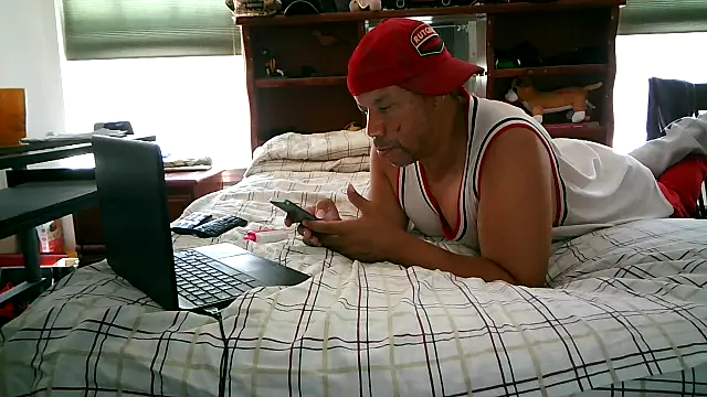 pimpdaddy4ever Adlı Modelin Canlı XXX Sohbeti