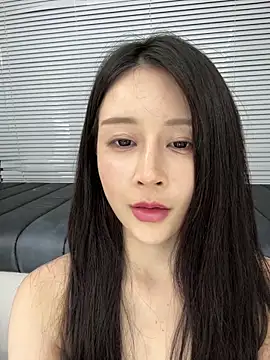 yiyi_3523 Chat XXX live