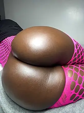 Hazel_slimthickk élő XXX-chatje
