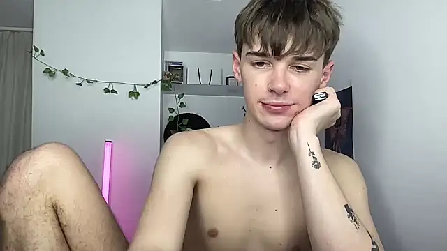 YourMilkyGuyn Live XXX chat