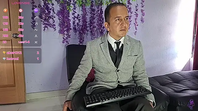 GreisyAndHazzan's Live XXX Chat