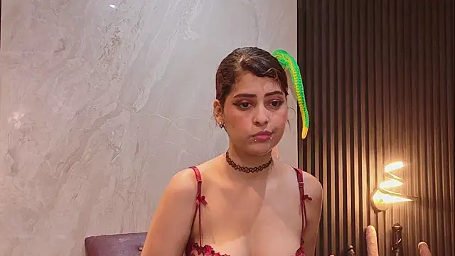 AuroraGray XXX чат на живо
