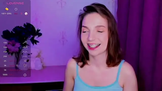 KindHazelHere_ Chat XXX in diretta