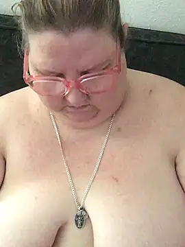 Živý XXX chat TheMotherPearl
