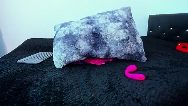 77Neferkitty77 élő XXX-chatje