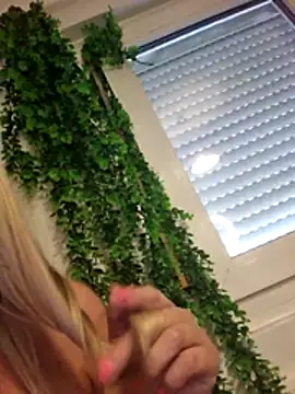 Chat +18 de LIBERTINE_HOT_Gourmandise ao vivo