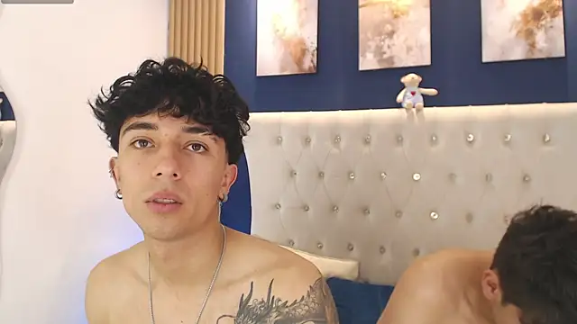 Aiden_Rivers_ Adlı Modelin Canlı XXX Sohbeti