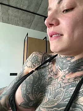 SkinnyLilly Live XXX-chat