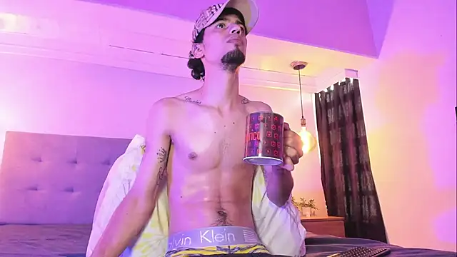 MichaelEvanss_ Adlı Modelin Canlı XXX Sohbeti
