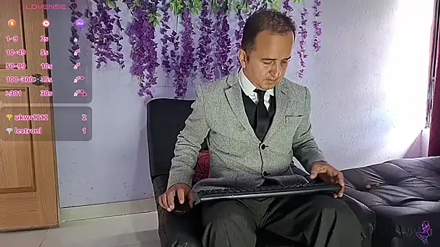 Chat +18 de GreisyAndHazzan ao vivo