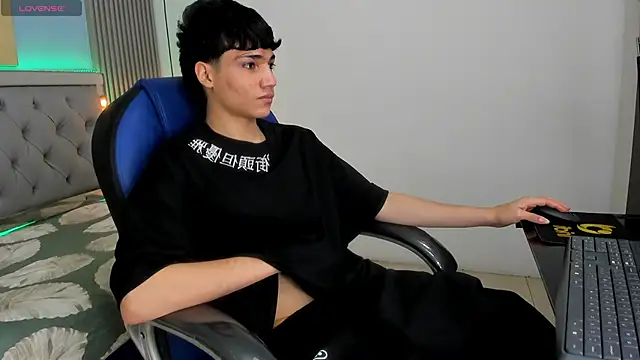 دردشة SamBlack_ الجنسية المباشرة