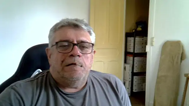 XXX chat uživo modela Laurent_oldmen