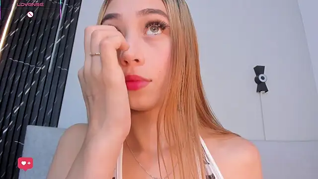 Онлайн чат XXX Naomi_Rousse