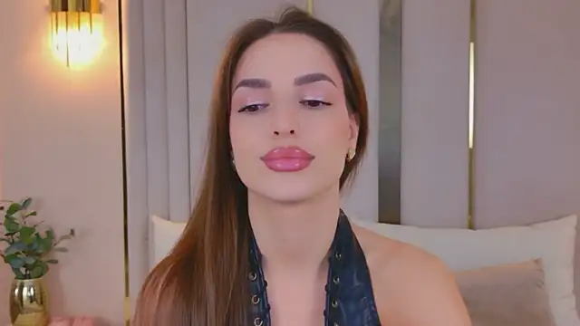 Chat +18 de BellaHalles ao vivo