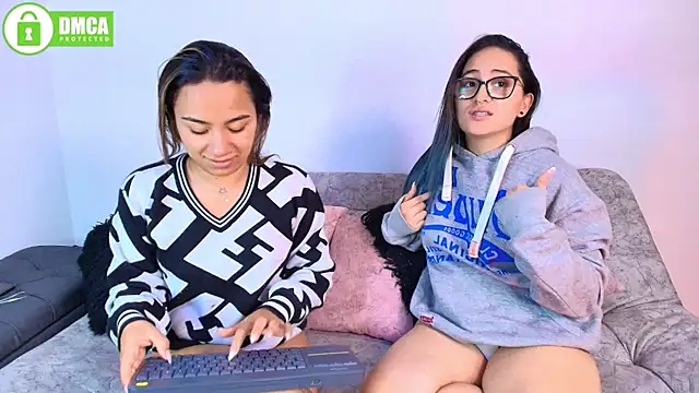 دردشة Jules_n_Gia الجنسية المباشرة