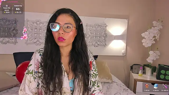 Chat +18 de anastasiagreymist_ ao vivo