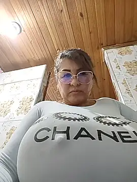 AlexxiaaMat élő XXX-chatje