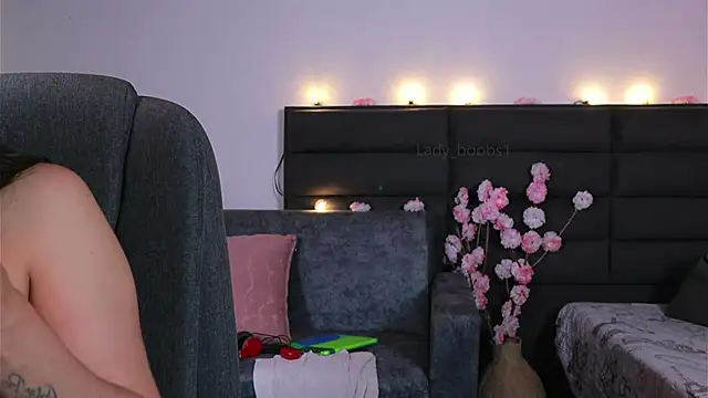 Chat +18 de kathieandpovcock1 ao vivo