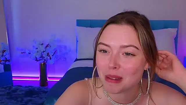 Ava_Loone Chat XXX in diretta